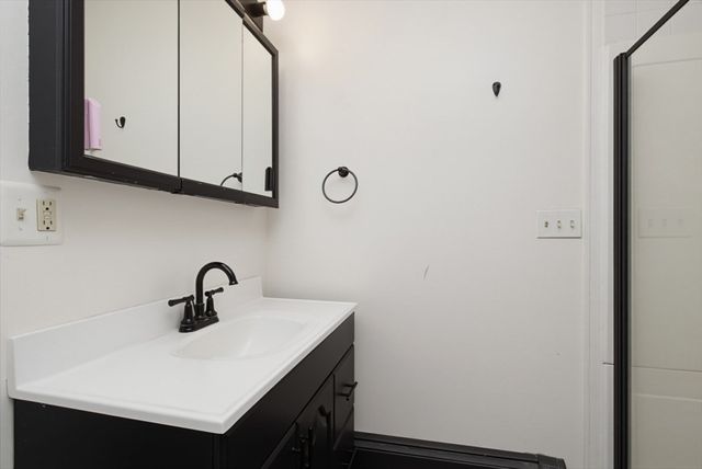 71 Box Pond Dr, Bellingham, MA 02019