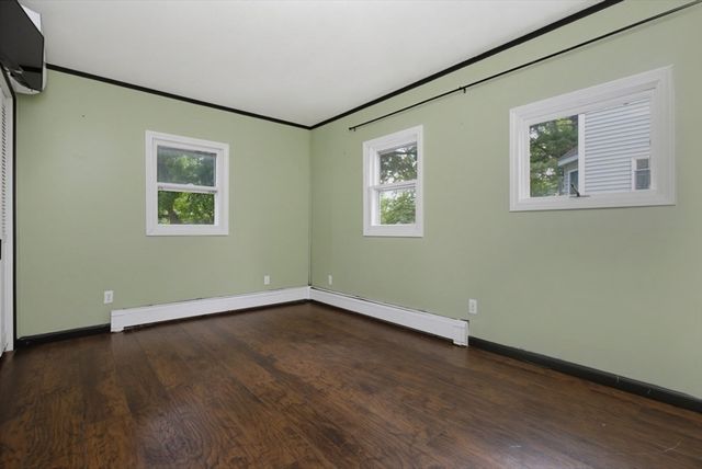 71 Box Pond Dr, Bellingham, MA 02019