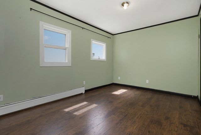 71 Box Pond Dr, Bellingham, MA 02019