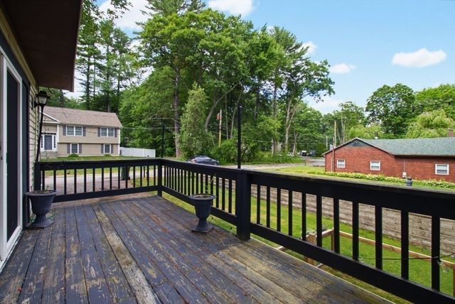 71 Box Pond Dr, Bellingham, MA 02019