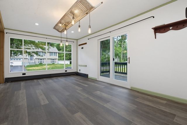 71 Box Pond Dr, Bellingham, MA 02019