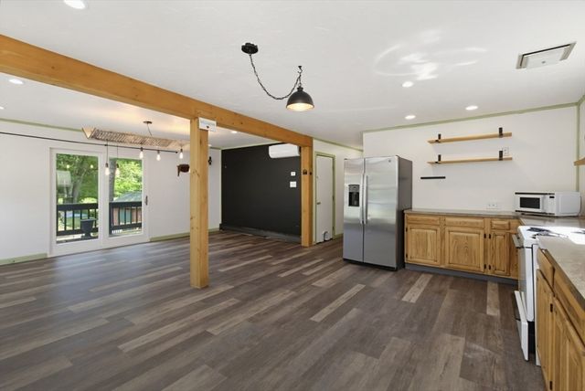 71 Box Pond Dr, Bellingham, MA 02019