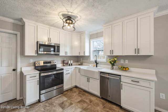 2303 Esther Way, La Grange, KY 40031