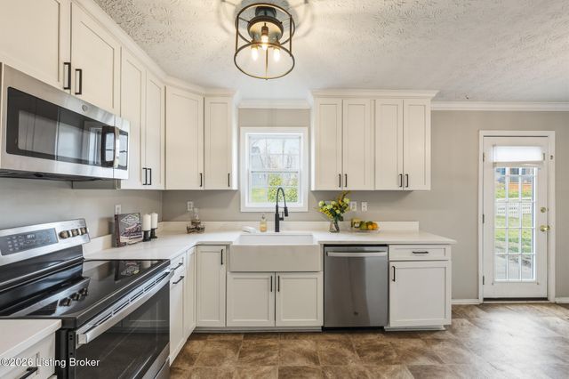 2303 Esther Way, La Grange, KY 40031