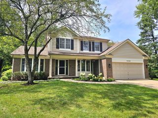 1305 Dancer Court, Libertyville, IL 60048