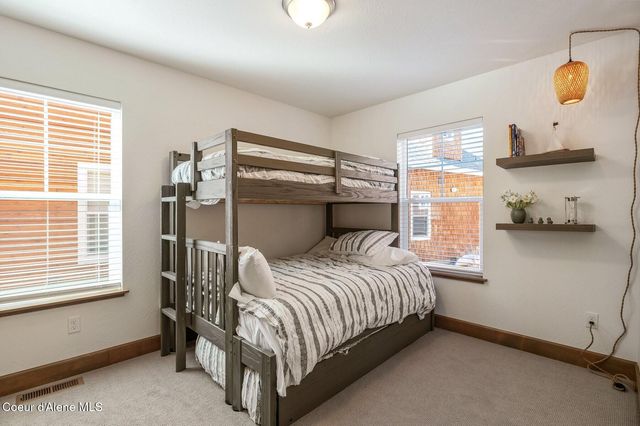 34 Hitchcock Dr, Dover, ID 83825