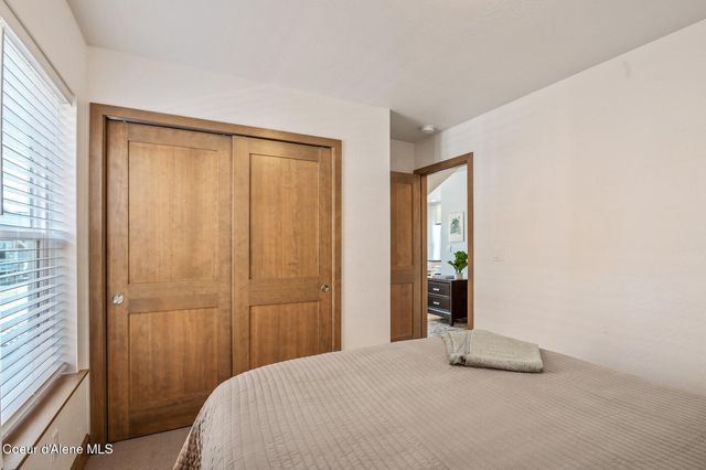 34 Hitchcock Dr, Dover, ID 83825