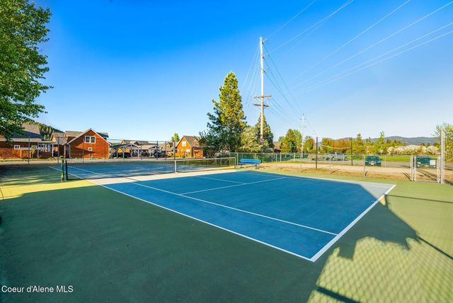 34 Hitchcock Dr, Dover, ID 83825