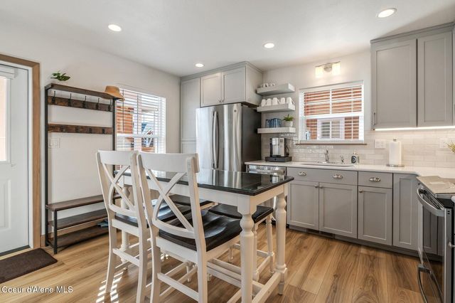 34 Hitchcock Dr, Dover, ID 83825