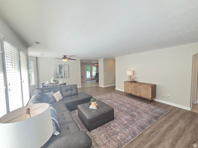 1118 W AUTUMN LEAF LN, Taylorsville, UT 84123