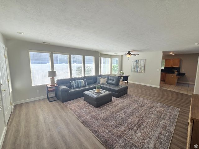 1118 W AUTUMN LEAF LN, Taylorsville, UT 84123