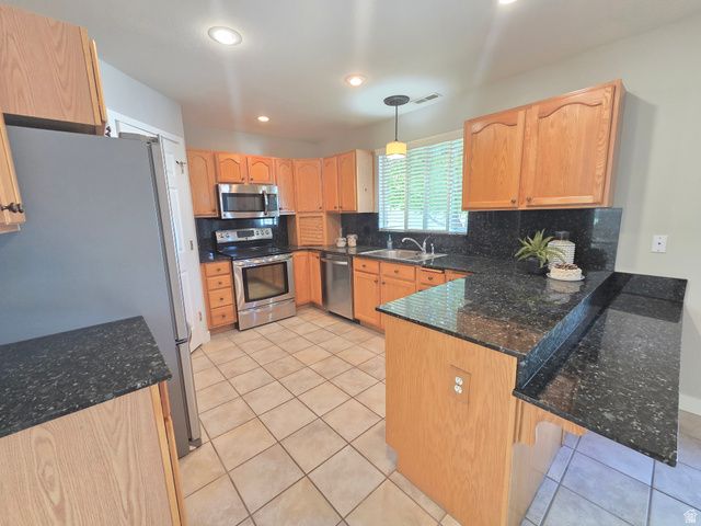 1118 W AUTUMN LEAF LN, Taylorsville, UT 84123