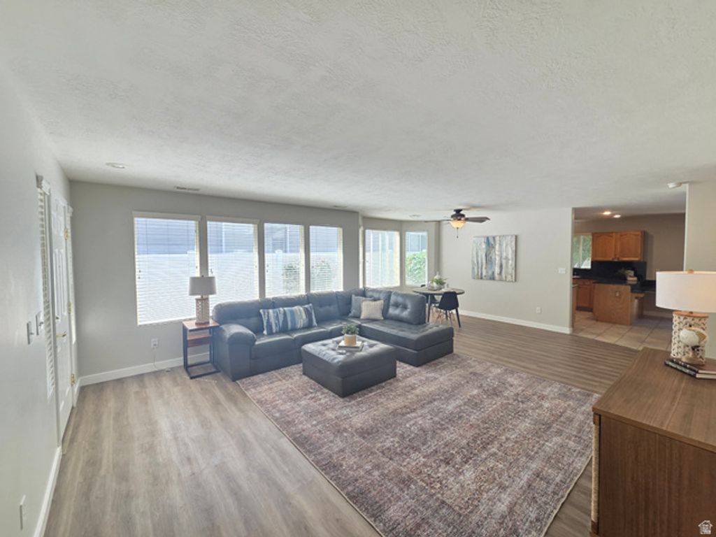 1118 W AUTUMN LEAF LN, Taylorsville, UT 84123