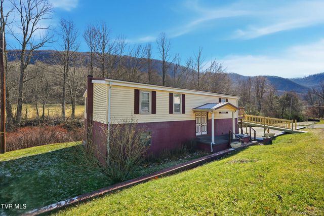 226 Robinette Chapel Road, Big Stone Gap, VA 24219