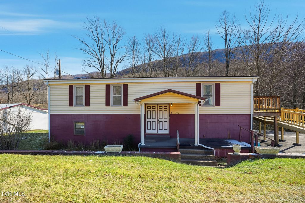 226 Robinette Chapel Road, Big Stone Gap, VA 24219