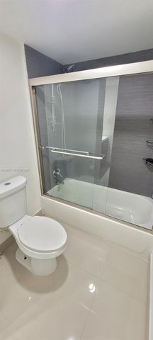 18011 Biscayne Blvd 402, Aventura, FL 33160