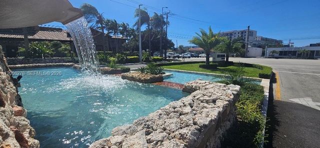 18011 Biscayne Blvd 402, Aventura, FL 33160