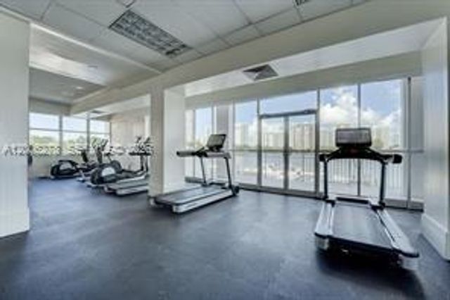 18011 Biscayne Blvd 402, Aventura, FL 33160