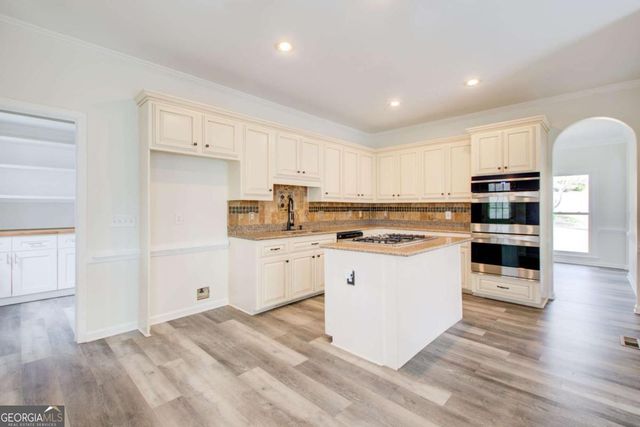 1039 Avery Creek Drive, Woodstock, GA 30188