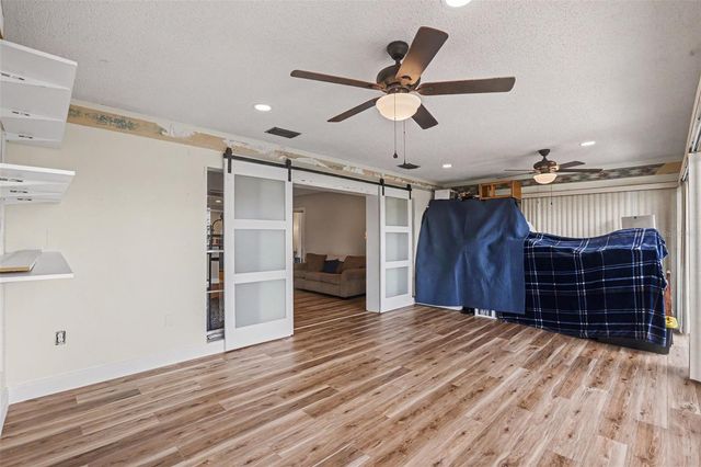 385 CLUB MANOR DRIVE, Sun City Center, FL 33573