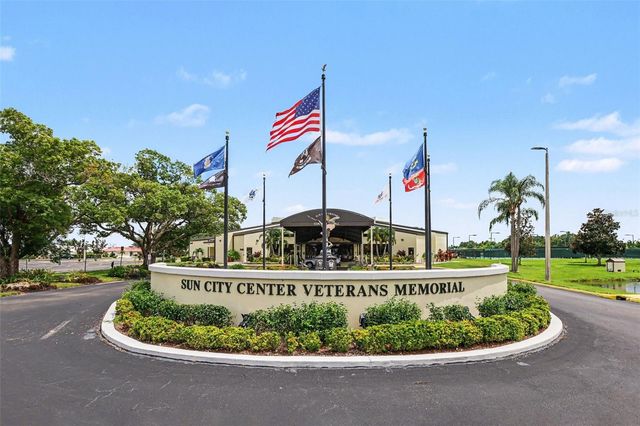 385 CLUB MANOR DRIVE, Sun City Center, FL 33573