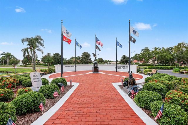 385 CLUB MANOR DRIVE, Sun City Center, FL 33573