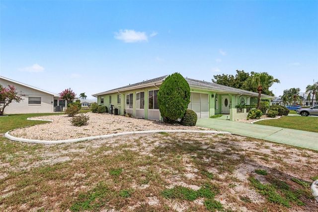 385 CLUB MANOR DRIVE, Sun City Center, FL 33573