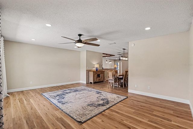 385 CLUB MANOR DRIVE, Sun City Center, FL 33573