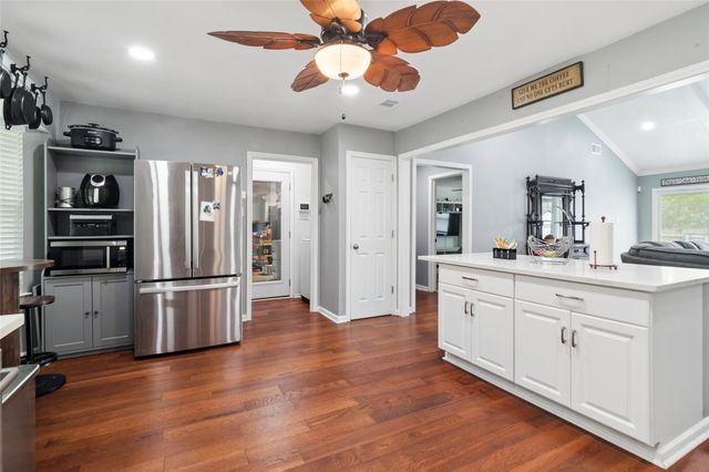 5214 Rustle Leaf Drive, Arlington, TX 76017