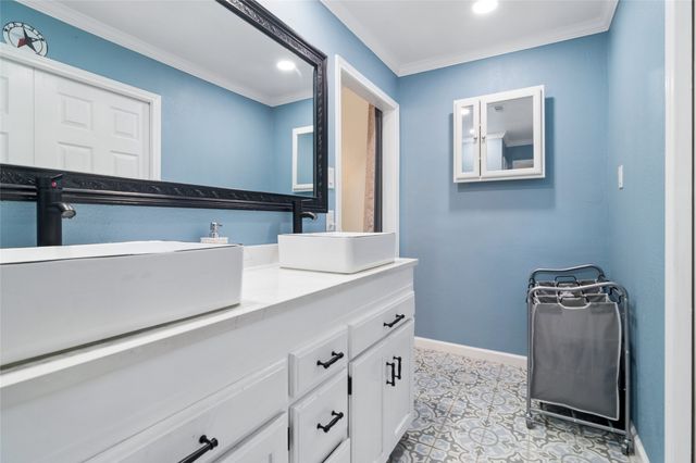 5214 Rustle Leaf Drive, Arlington, TX 76017