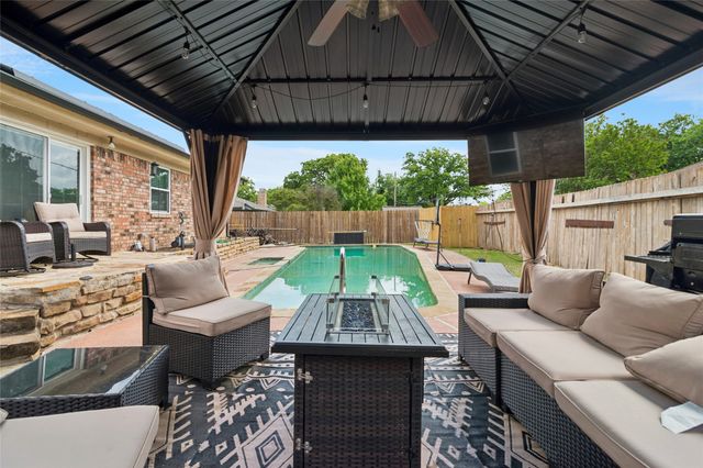 5214 Rustle Leaf Drive, Arlington, TX 76017