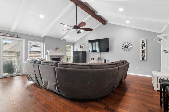 5214 Rustle Leaf Drive, Arlington, TX 76017