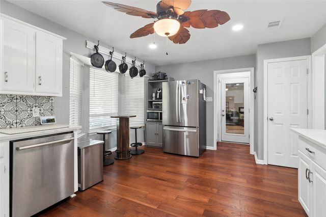 5214 Rustle Leaf Drive, Arlington, TX 76017