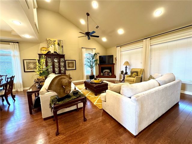 124 Marina Shores, Russellville, AR 72802