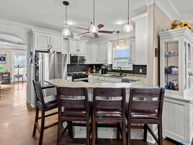 7875 Snake Road, Athens, AL 35611