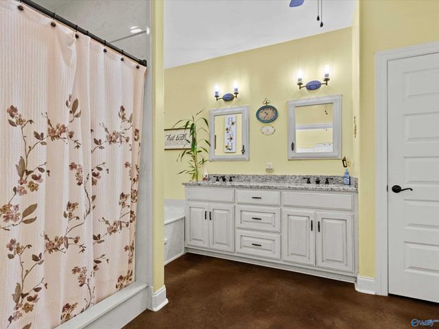 7875 Snake Road, Athens, AL 35611