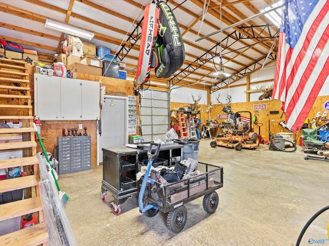 7875 Snake Road, Athens, AL 35611