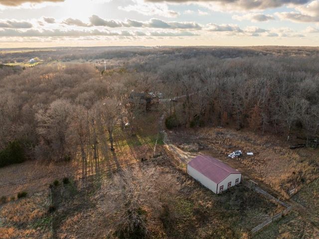 25594 Hidden Valley Avenue, Warsaw, MO 65355