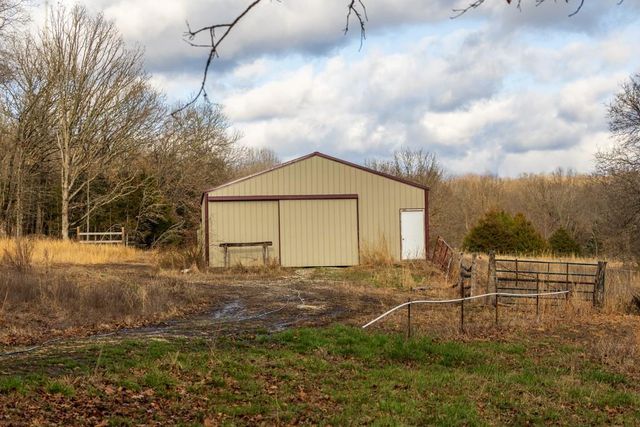 25594 Hidden Valley Avenue, Warsaw, MO 65355