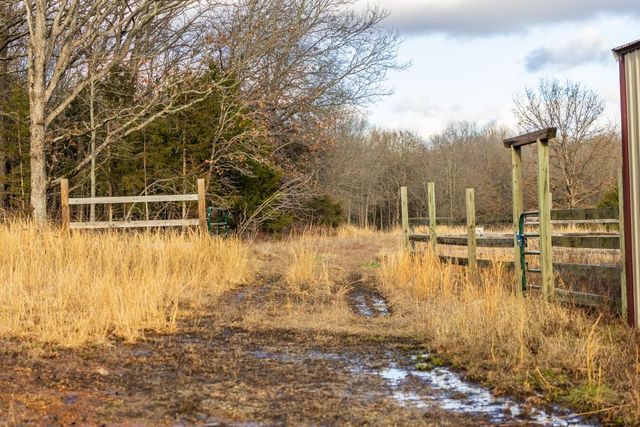 25594 Hidden Valley Avenue, Warsaw, MO 65355