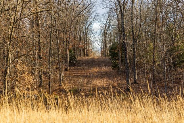 25594 Hidden Valley Avenue, Warsaw, MO 65355