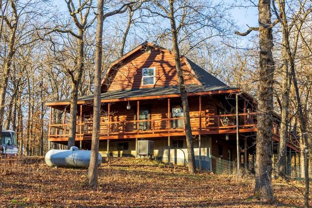 25594 Hidden Valley Avenue, Warsaw, MO 65355