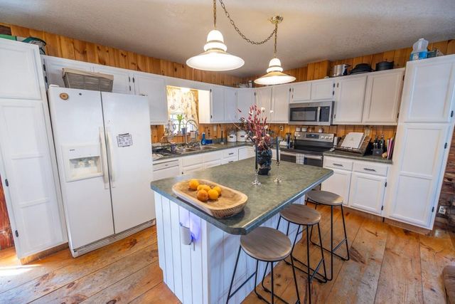 25594 Hidden Valley Avenue, Warsaw, MO 65355