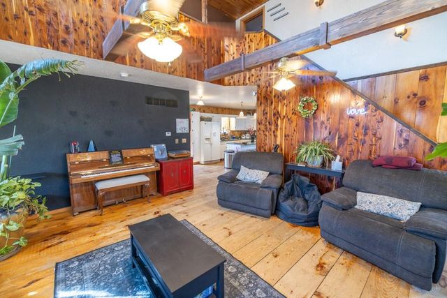 25594 Hidden Valley Avenue, Warsaw, MO 65355