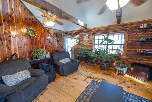 25594 Hidden Valley Avenue, Warsaw, MO 65355