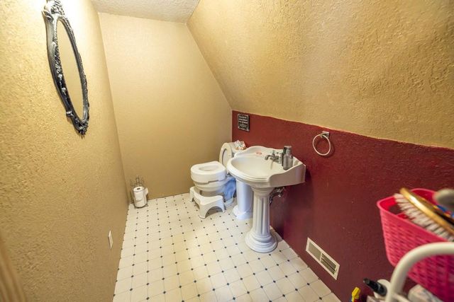 25594 Hidden Valley Avenue, Warsaw, MO 65355