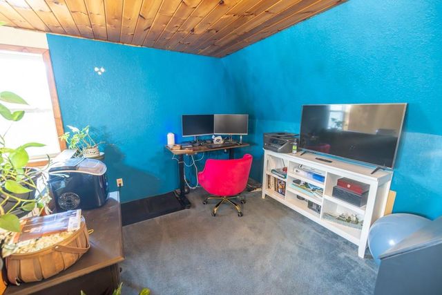 25594 Hidden Valley Avenue, Warsaw, MO 65355