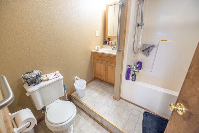 25594 Hidden Valley Avenue, Warsaw, MO 65355