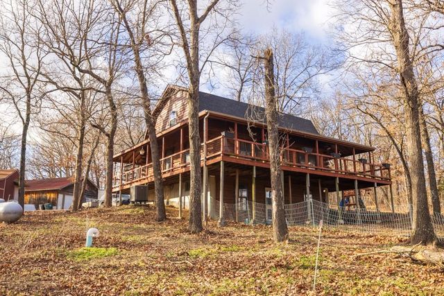 25594 Hidden Valley Avenue, Warsaw, MO 65355