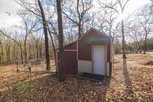 25594 Hidden Valley Avenue, Warsaw, MO 65355